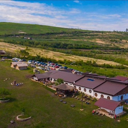 Ferma Dacilor Hotel Tohani Bagian luar foto